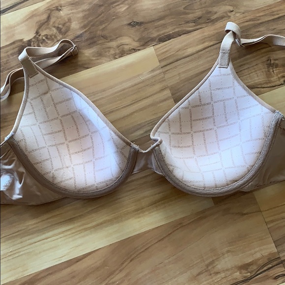 Victoria’s Secret Bra - Picture 2 of 2